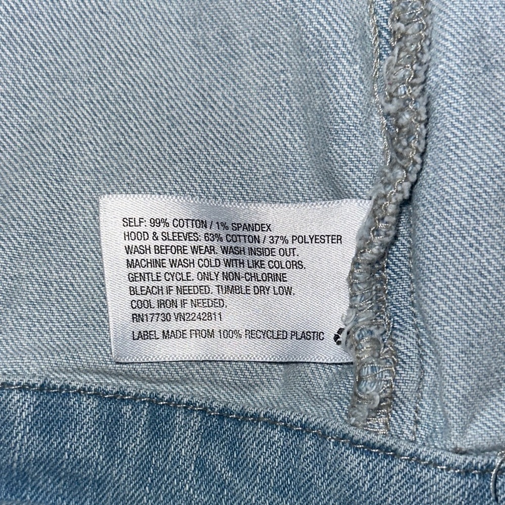 Mossimo Supply Co. Light Blue Denim Jacket with Striped Gray Sleeves - Picture 3 of 10